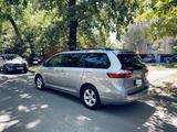 Toyota Sienna 2015 года за 12 900 000 тг. в Алматы – фото 3