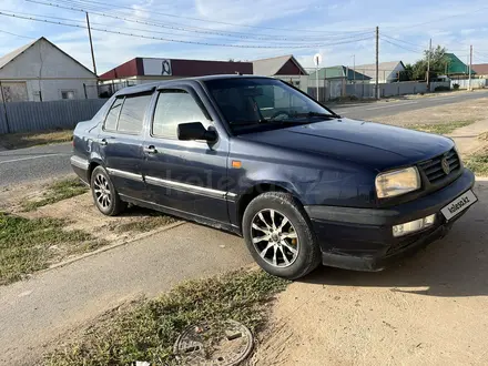 Volkswagen Vento 1994 года за 1 150 000 тг. в Уральск – фото 3