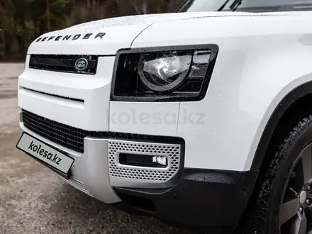 Land Rover Defender 2021 года за 42 900 000 тг. в Алматы – фото 3