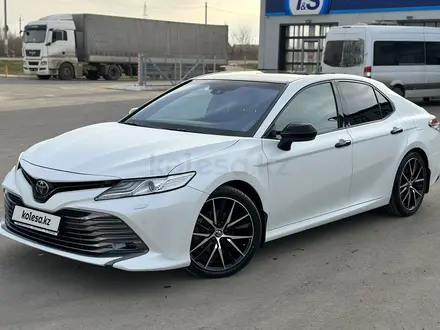 Toyota Camry 2020 года за 16 000 000 тг. в Уральск