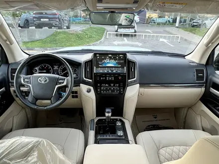 Toyota Land Cruiser 2021 года за 46 200 000 тг. в Алматы – фото 16