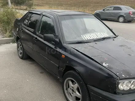 Volkswagen Vento 1994 года за 650 000 тг. в Алматы – фото 4