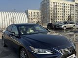 Lexus ES 300h 2020 года за 19 950 000 тг. в Алматы – фото 3