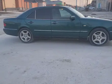 Mercedes-Benz E 230 1997 года за 2 800 000 тг. в Кызылорда – фото 9