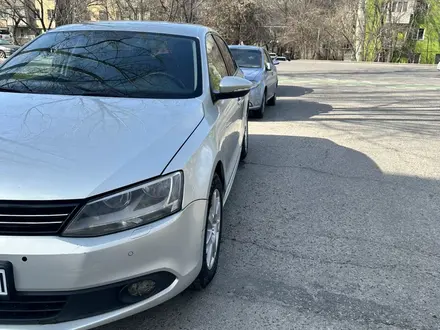 Volkswagen Jetta 2014 года за 4 000 000 тг. в Алматы – фото 2