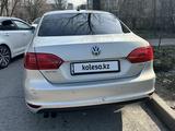 Volkswagen Jetta 2014 года за 4 400 000 тг. в Алматы – фото 4