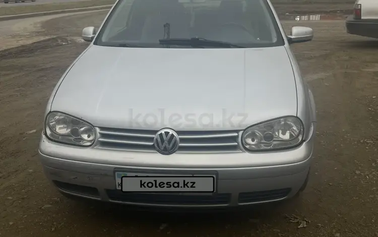 Volkswagen Golf 2001 годаүшін2 300 000 тг. в Астана