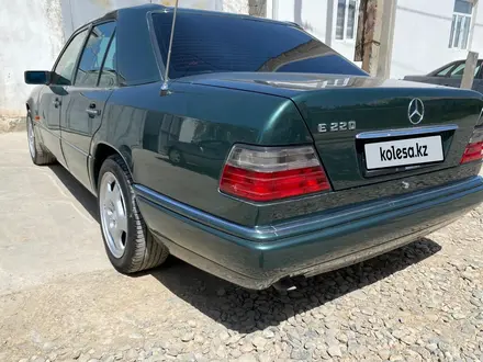 Mercedes-Benz E 220 1994 года за 4 400 000 тг. в Туркестан – фото 6