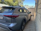 Toyota Highlander 2020 года за 15 500 000 тг. в Актобе – фото 4