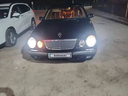 Mercedes-Benz E 280 2000 года за 3 500 000 тг. в Кызылорда – фото 2