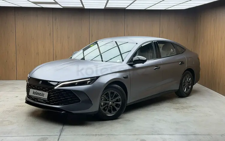 BYD Qin L DM-i Leading 2025 года за 10 100 000 тг. в Алматы