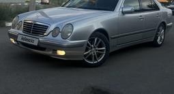 Mercedes-Benz E 430 2001 годаfor6 000 000 тг. в Жезказган