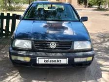 Volkswagen Vento, 1993