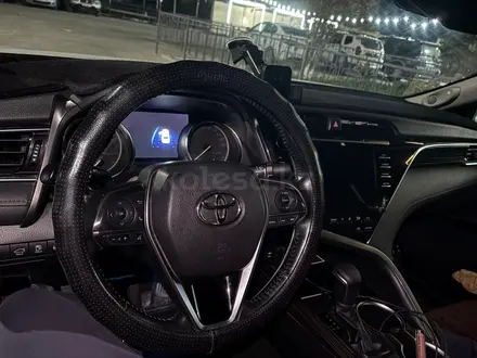Toyota Camry 2019 года за 13 000 000 тг. в Жанаозен – фото 9