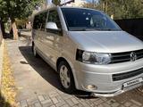 Volkswagen Multivan 2009 года за 9 800 000 тг. в Астана