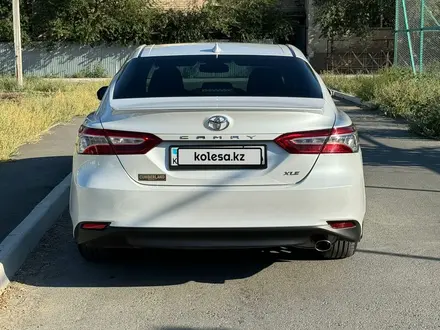 Toyota Camry 2020 года за 12 300 000 тг. в Атырау – фото 13