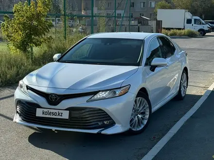 Toyota Camry 2020 года за 12 300 000 тг. в Атырау – фото 11