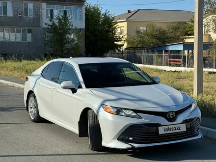 Toyota Camry 2020 года за 12 300 000 тг. в Атырау – фото 15