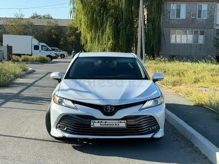 Toyota Camry 2020 года за 12 300 000 тг. в Атырау – фото 16