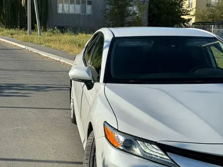 Toyota Camry 2020 года за 12 300 000 тг. в Атырау – фото 6