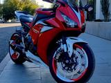 Honda  CBR 1000 RR/RA Fireblade 2016 года за 5 500 000 тг. в Караганда