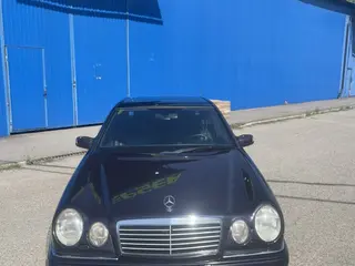 Mercedes-Benz E 320
