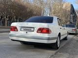 Mercedes-Benz E 230 1996 года за 2 800 000 тг. в Караганда