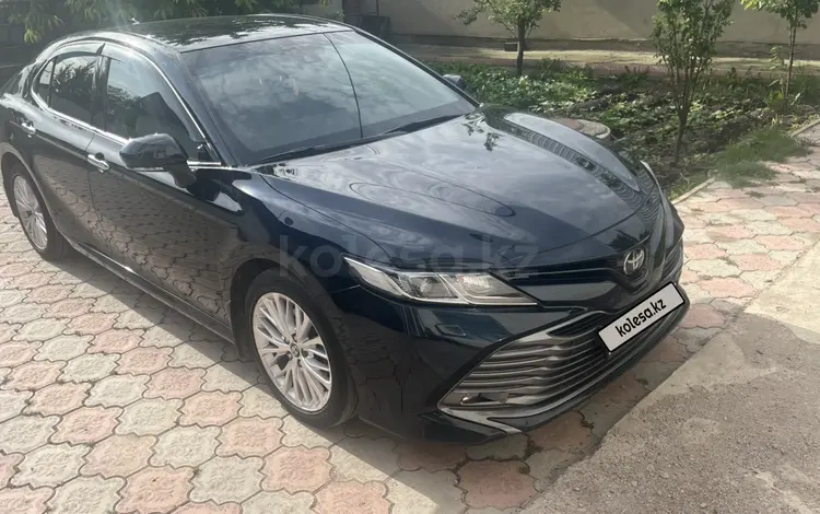Toyota Camry 2018 года за 13 500 000 тг. в Алматы