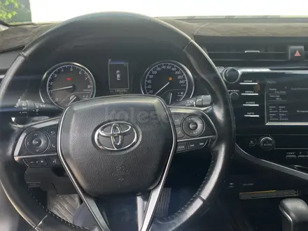 Toyota Camry 2018 года за 13 500 000 тг. в Алматы – фото 5