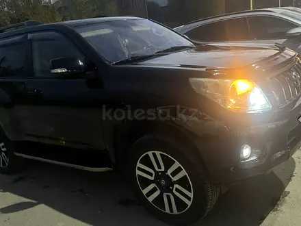 Toyota Land Cruiser Prado 2011 года за 17 500 000 тг. в Актобе – фото 8