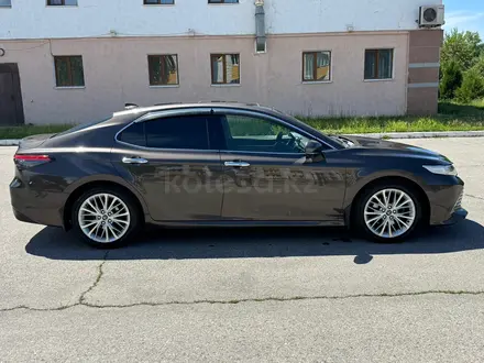 Toyota Camry 2019 года за 14 000 000 тг. в Тараз – фото 5