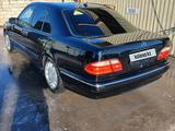 Mercedes-Benz E 320 2001 годаүшін4 200 000 тг. в Атырау – фото 4