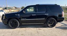 Cadillac Escalade 2008 года за 10 000 000 тг. в Жанаозен – фото 2