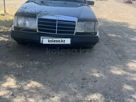 Mercedes-Benz E 230 1992 года за 1 300 000 тг. в Мерке – фото 2