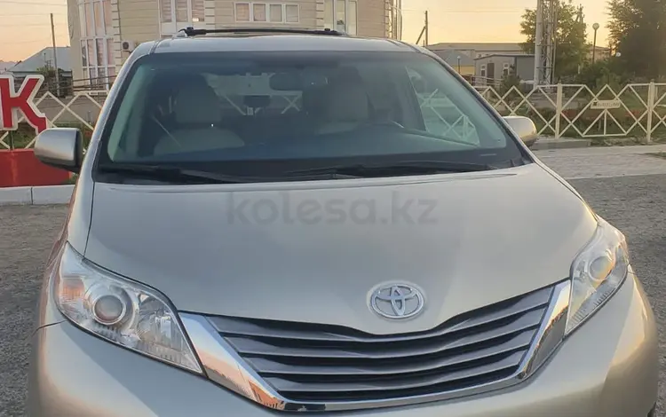 Toyota Sienna 2015 годаfor14 000 000 тг. в Астана