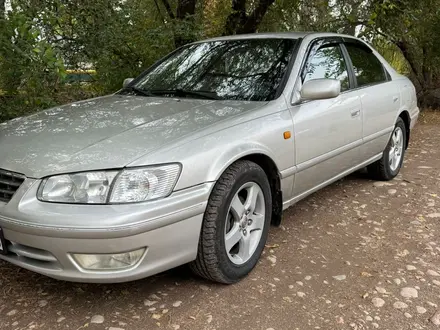 Toyota Camry 2000 года за 4 300 000 тг. в Алматы – фото 2