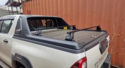 Шторка жалюзи и спойлер Hilux за 600 000 тг. в Алматы