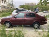Volkswagen Vento 1994 года за 330 000 тг. в Актау – фото 2