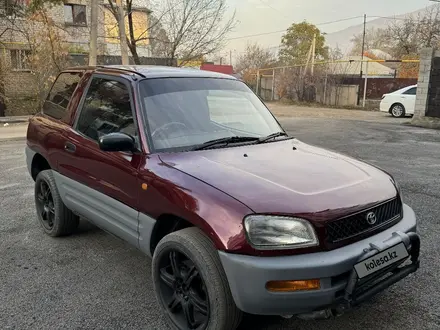 Toyota RAV4 1997 года за 2 150 000 тг. в Алматы – фото 2