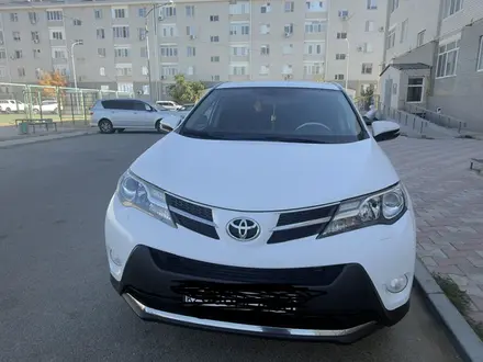 Toyota RAV4 2015 года за 9 500 000 тг. в Атырау