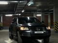 Volkswagen Touareg 2004 годаfor4 999 999 тг. в Астана