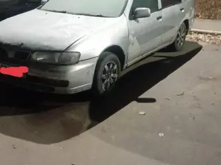 Nissan Pulsar, 1995