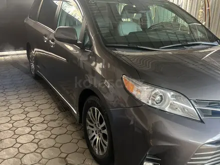 Toyota Sienna 2018 года за 16 500 000 тг. в Алматы – фото 24