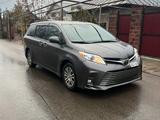 Toyota Sienna 2018 года за 16 500 000 тг. в Алматы