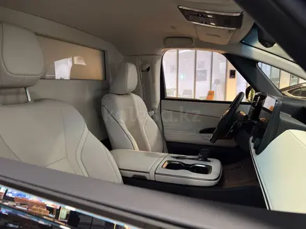Lexus LM VIP+ 2025 года за 92 490 000 тг. в Алматы – фото 12