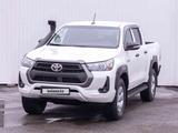 Toyota Hilux 2021 года за 19 990 000 тг. в Караганда