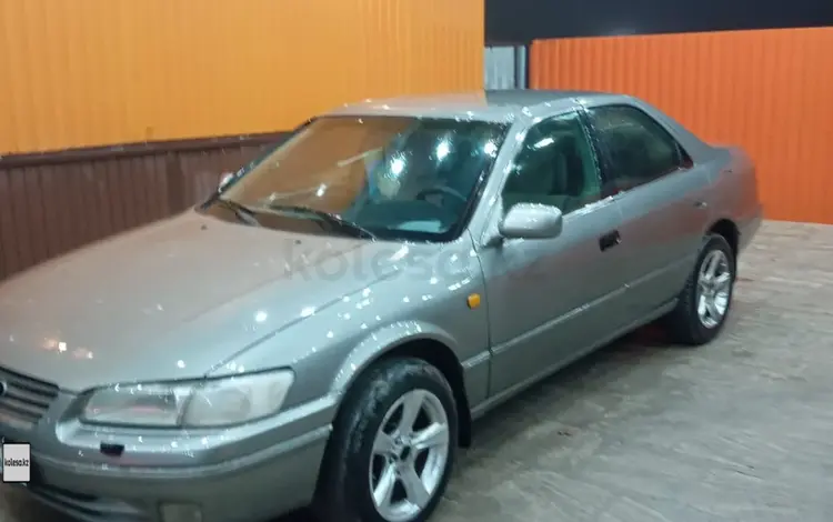 Toyota Camry 1998 года за 2 500 000 тг. в Жанаозен