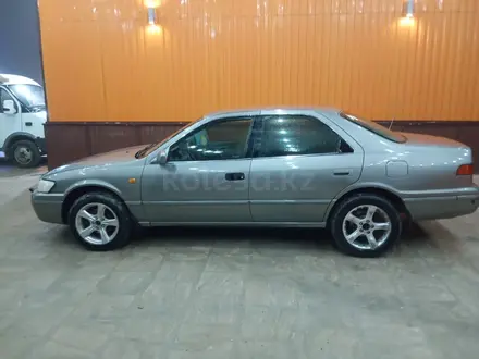 Toyota Camry 1998 года за 2 500 000 тг. в Жанаозен – фото 6