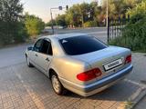 Mercedes-Benz E 230 1997 года за 2 000 000 тг. в Актобе – фото 3