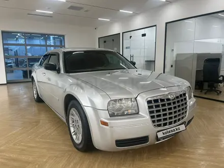 Chrysler 300C 2006 года за 3 350 000 тг. в Астана – фото 3